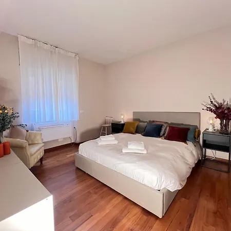 Contemporary Central With Lift And Ac Apartment Lucca